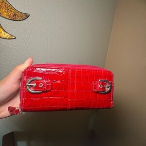 Red croc-patterned wallet with buckle y2k vintage